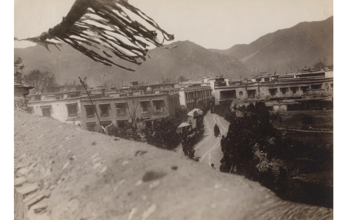 10-lhasa-street.png