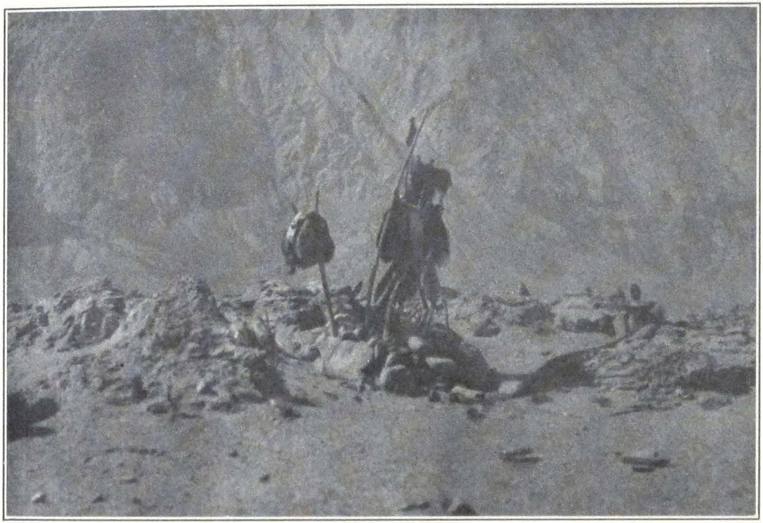 015-kirgiz-grave.png